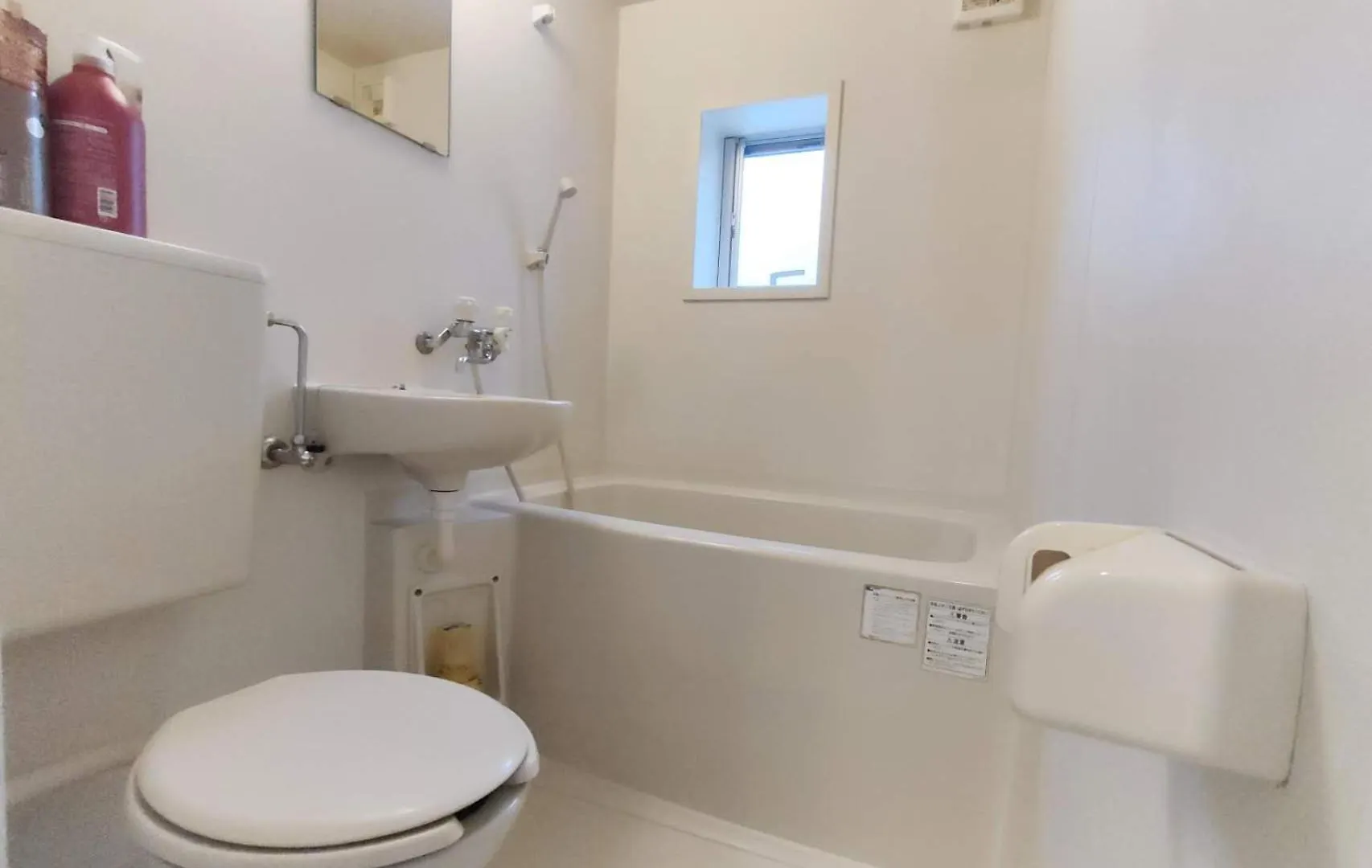 D新宿最中心 两室 新大久保站5分-2 Rooms Shinjuku Center 5 Mins To St Max 4P 新宿 涉谷 表参道 池袋 上野 代代木 银座 原宿 Tokyo 0*,  Japan